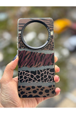 Load image into Gallery viewer, Realme 12 Pro Plus Uyumlu Kılıf Leopar Desenli Kahverengi Çizgili Metalik Tuşlu Kamera Çıkıntılı