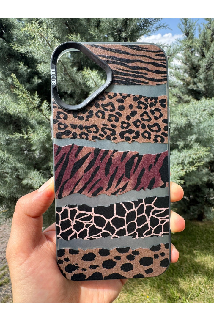 iPhone 16 Uyumlu Kılıf Leopar Desenli Kahverengi Çizgili Metalik Tuşlu Kamera Kenar Çıkıntılı Kapak